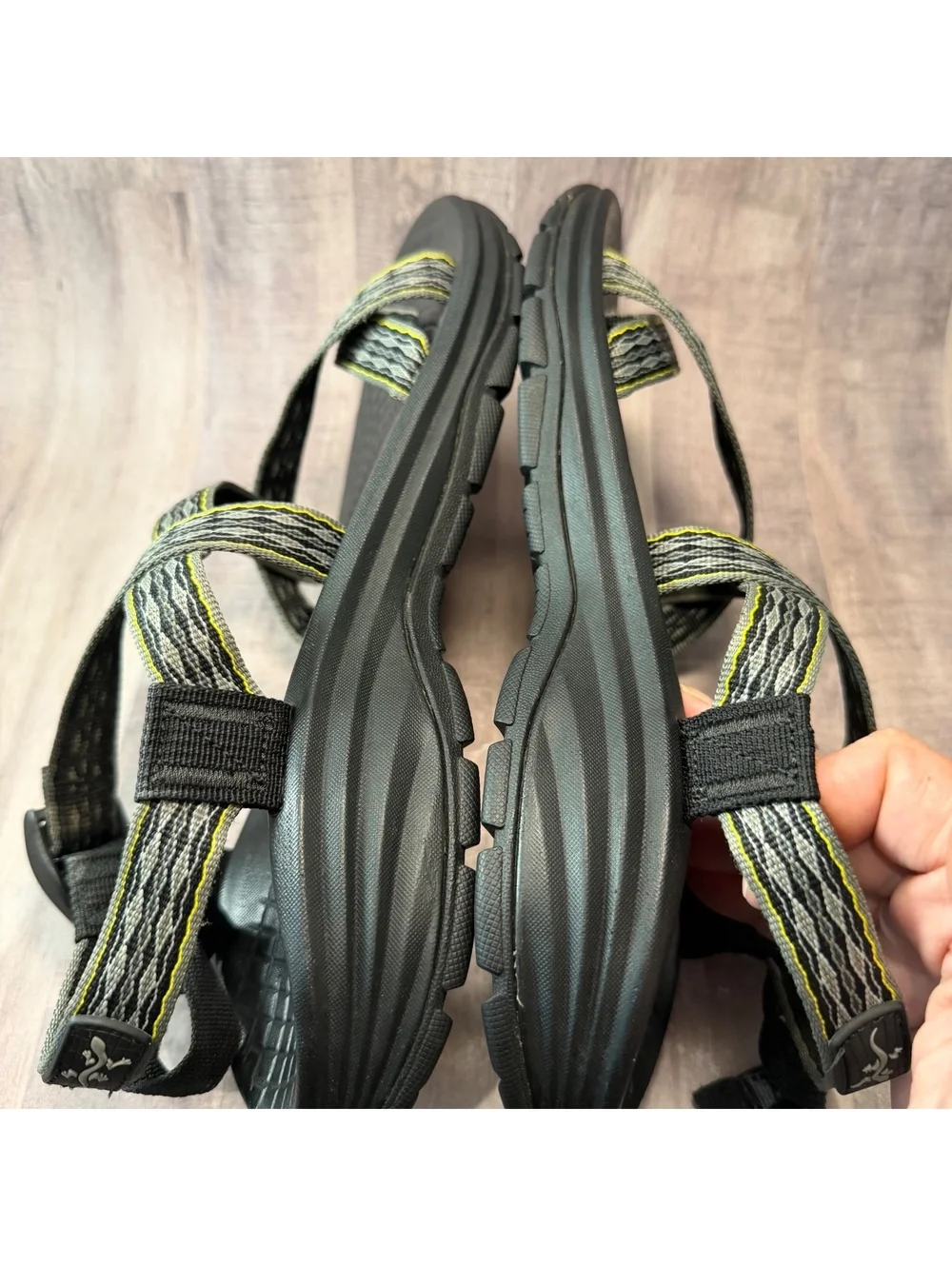 Chaco Mens Z/Volv 2 Sandals Perentie Neon Gray Yellow Strap Size 10 Toe Loop EUC